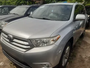 Toyota Highlander Limited 3.5l 4WD 2013 Silver
