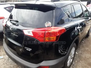 Toyota RAV4 XLE 4dr SUV AWD (2.5L 4cyl 6A) 2015 Black