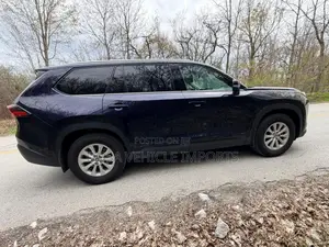 Toyota Grand Highlander XLE 2025 Blue