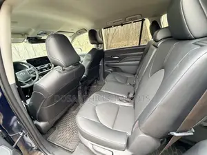Toyota Grand Highlander XLE 2025 Blue