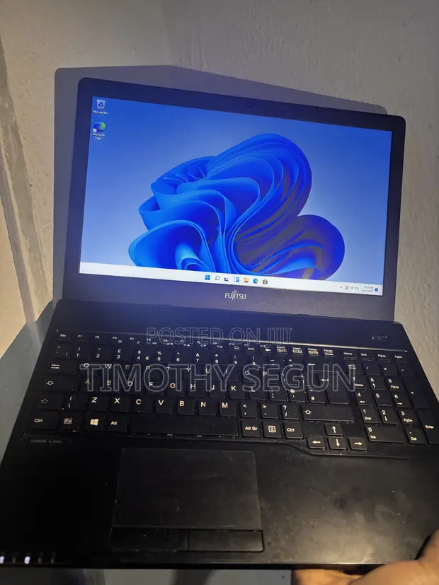 Laptop Fujitsu Lifebook A555 8GB Intel Core i3 HDD 1T - Timothy
