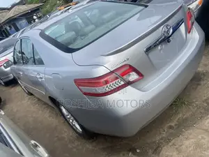 Toyota Camry LE 4dr Sedan (2.5L 4cyl 6A) 2011 Silver