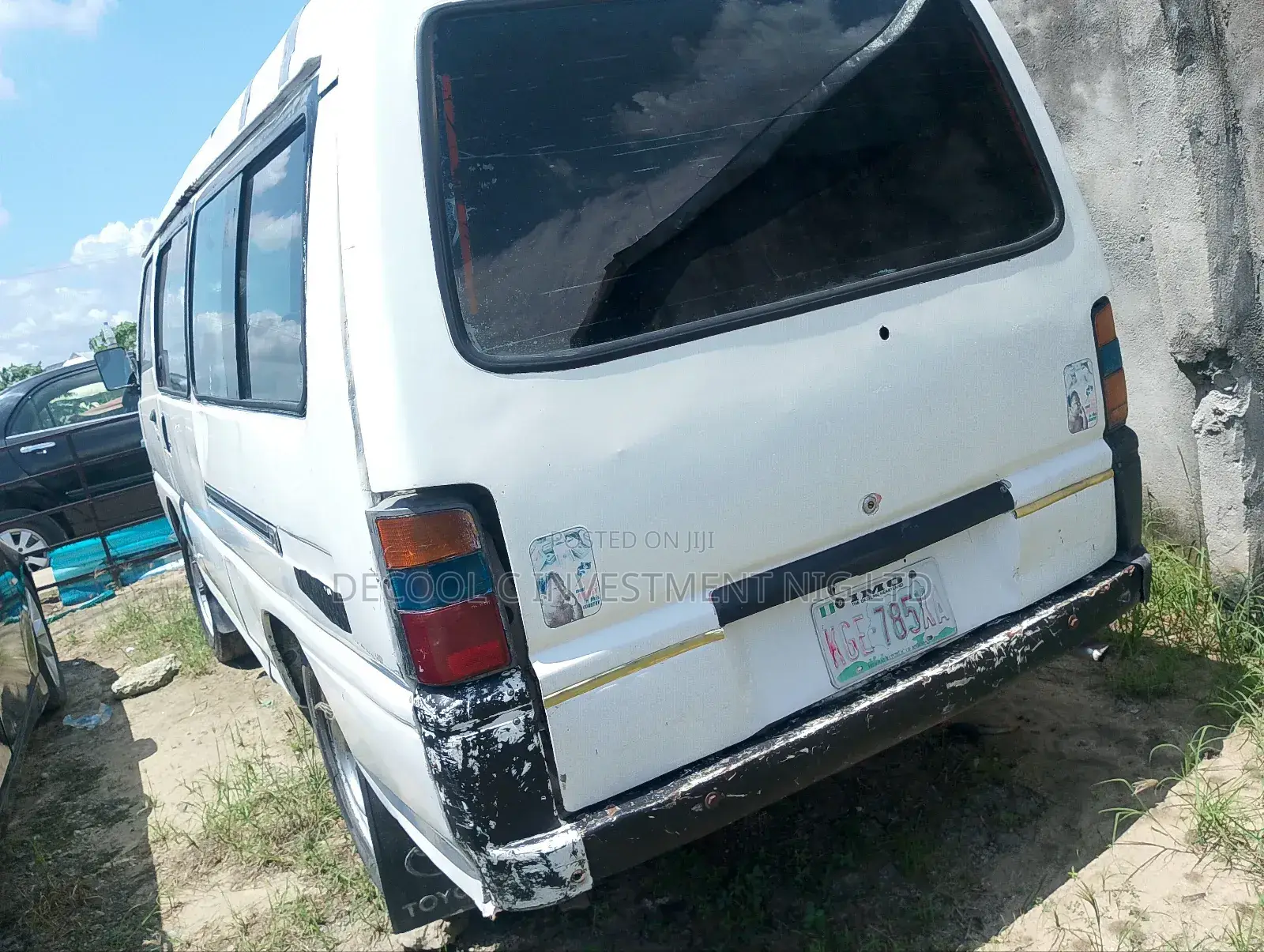 Mitsubishi L300 2005 White