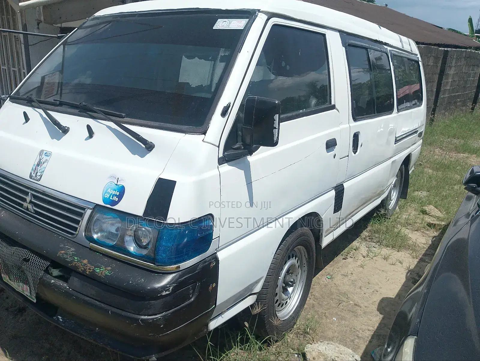 Mitsubishi L300 2005 White