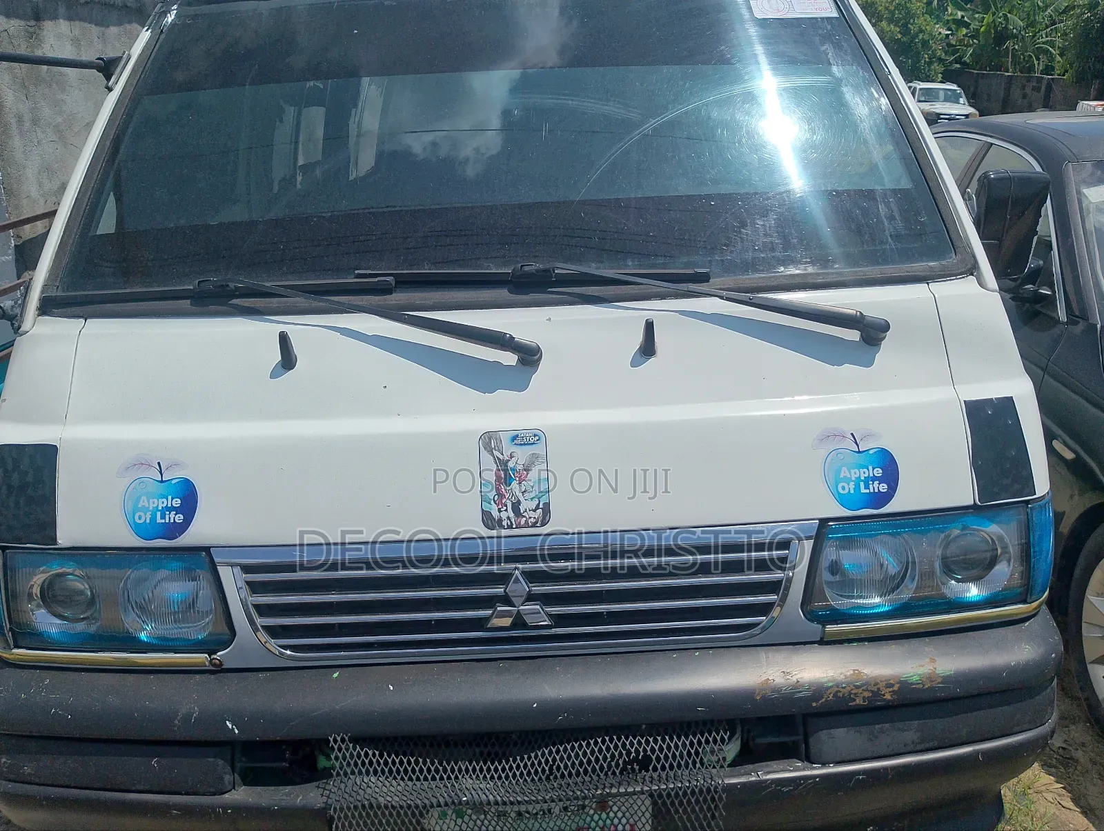 Mitsubishi L300 2005 White