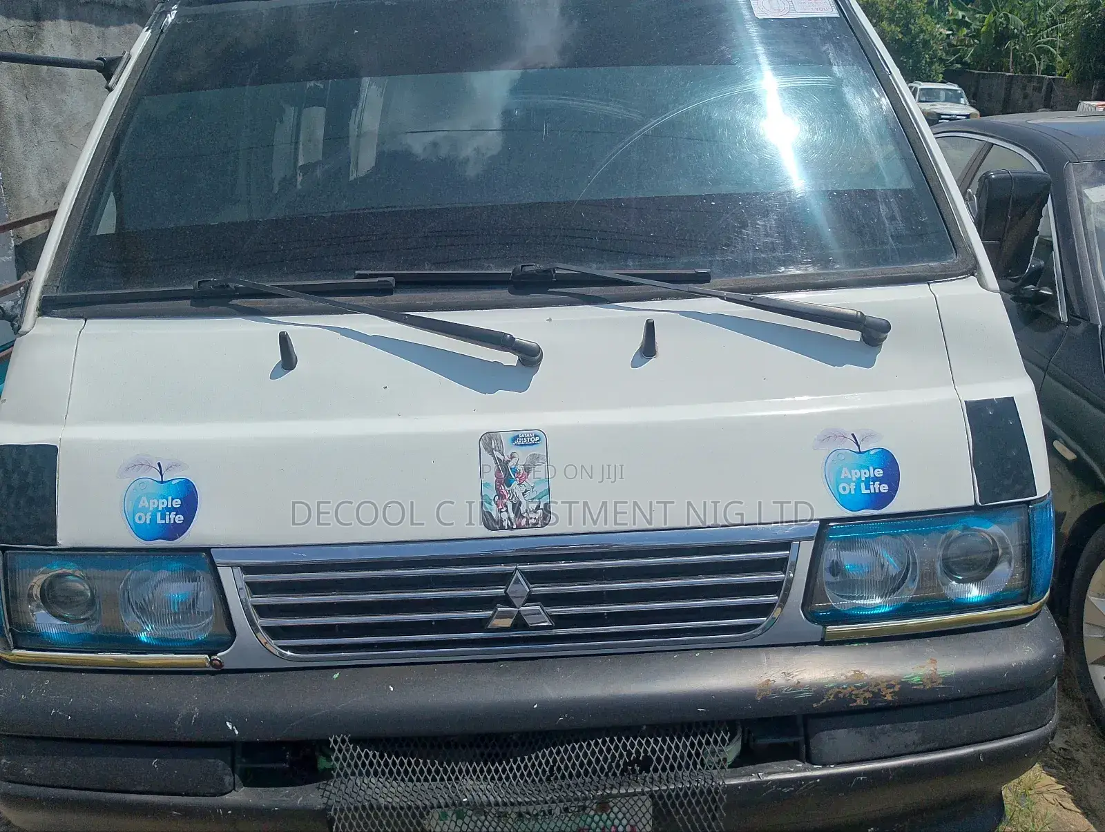 Mitsubishi L300 2005 White