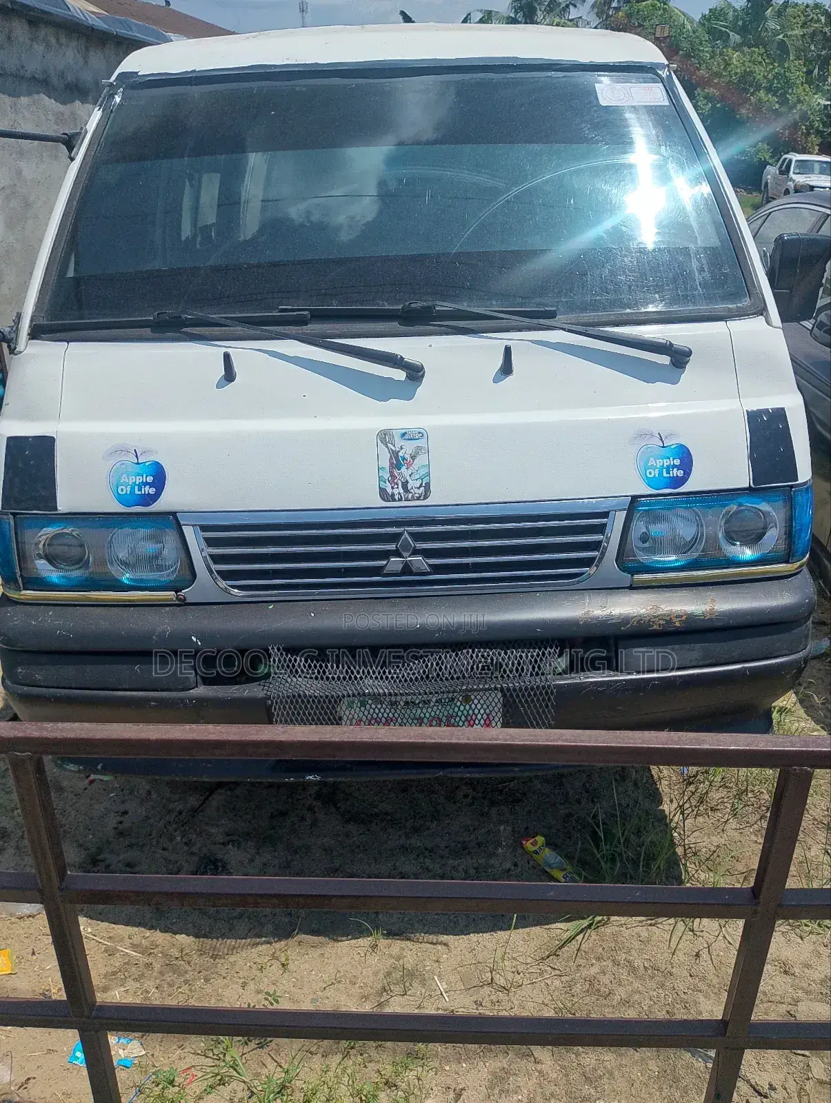 Mitsubishi L300 2005 White