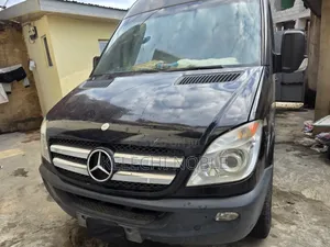 Mercedes-Benz Sprinter 2012 Black