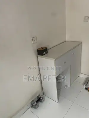 Vanity Table With Drawer
