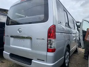 Toyota HiAce 2013 Silver