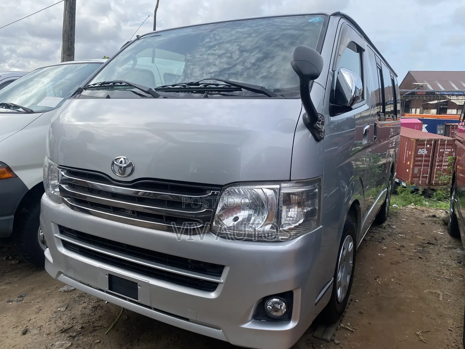 Toyota HiAce 2013 Silver