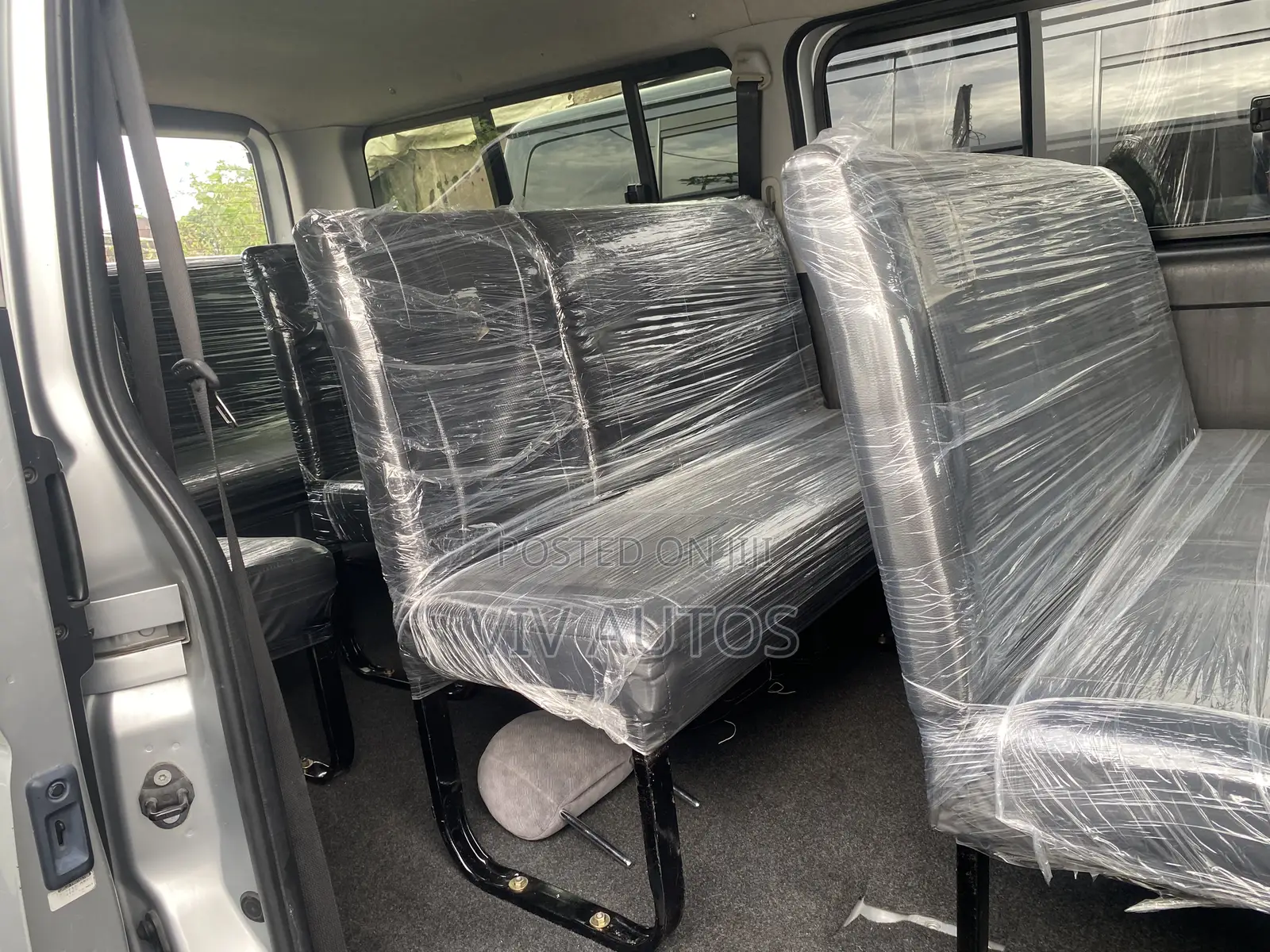 Toyota HiAce 2013 Silver
