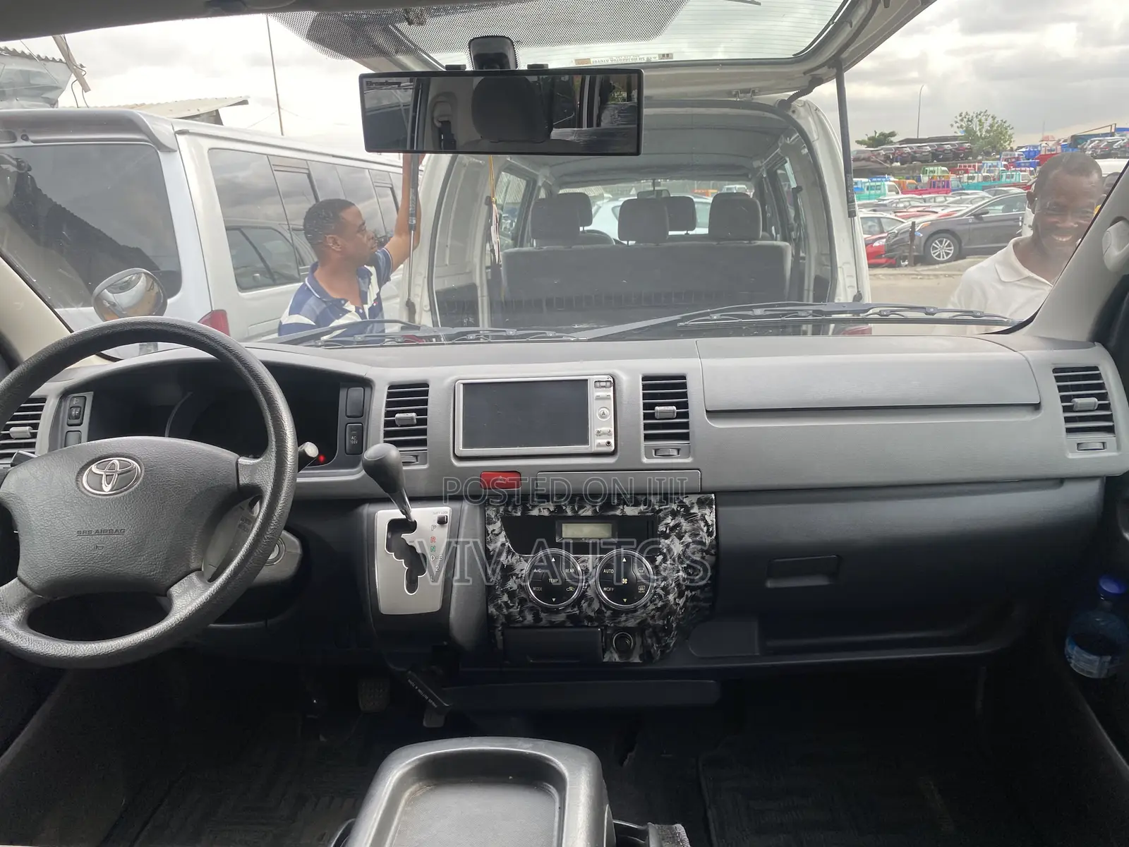 Toyota HiAce 2013 Silver