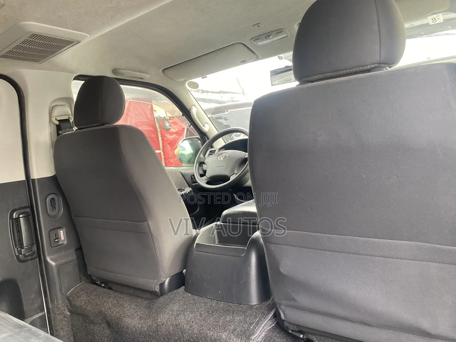 Toyota HiAce 2013 Silver