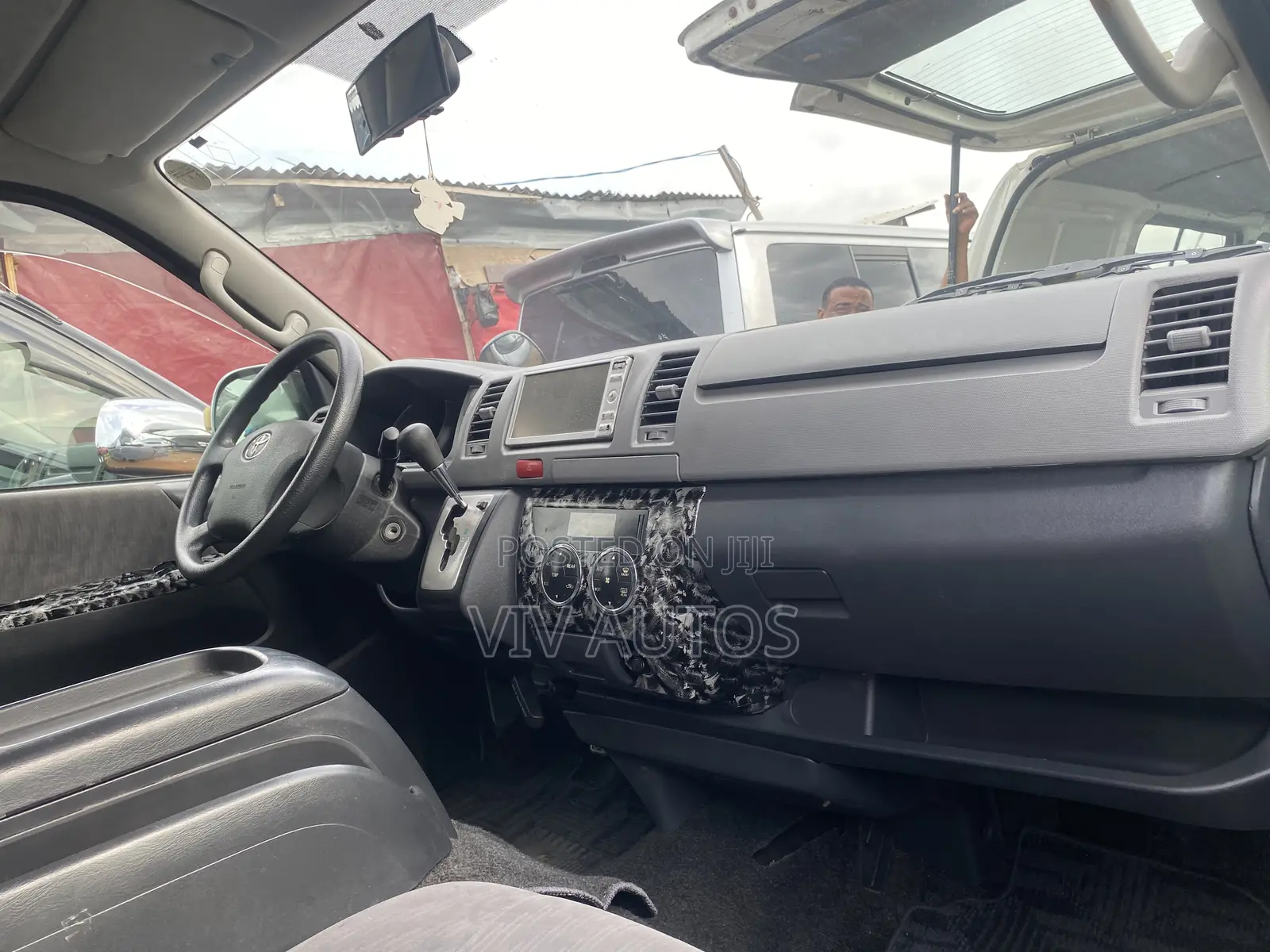 Toyota HiAce 2013 Silver