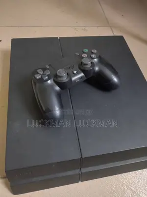 Neatly Used Ps4 Low Version for Sale