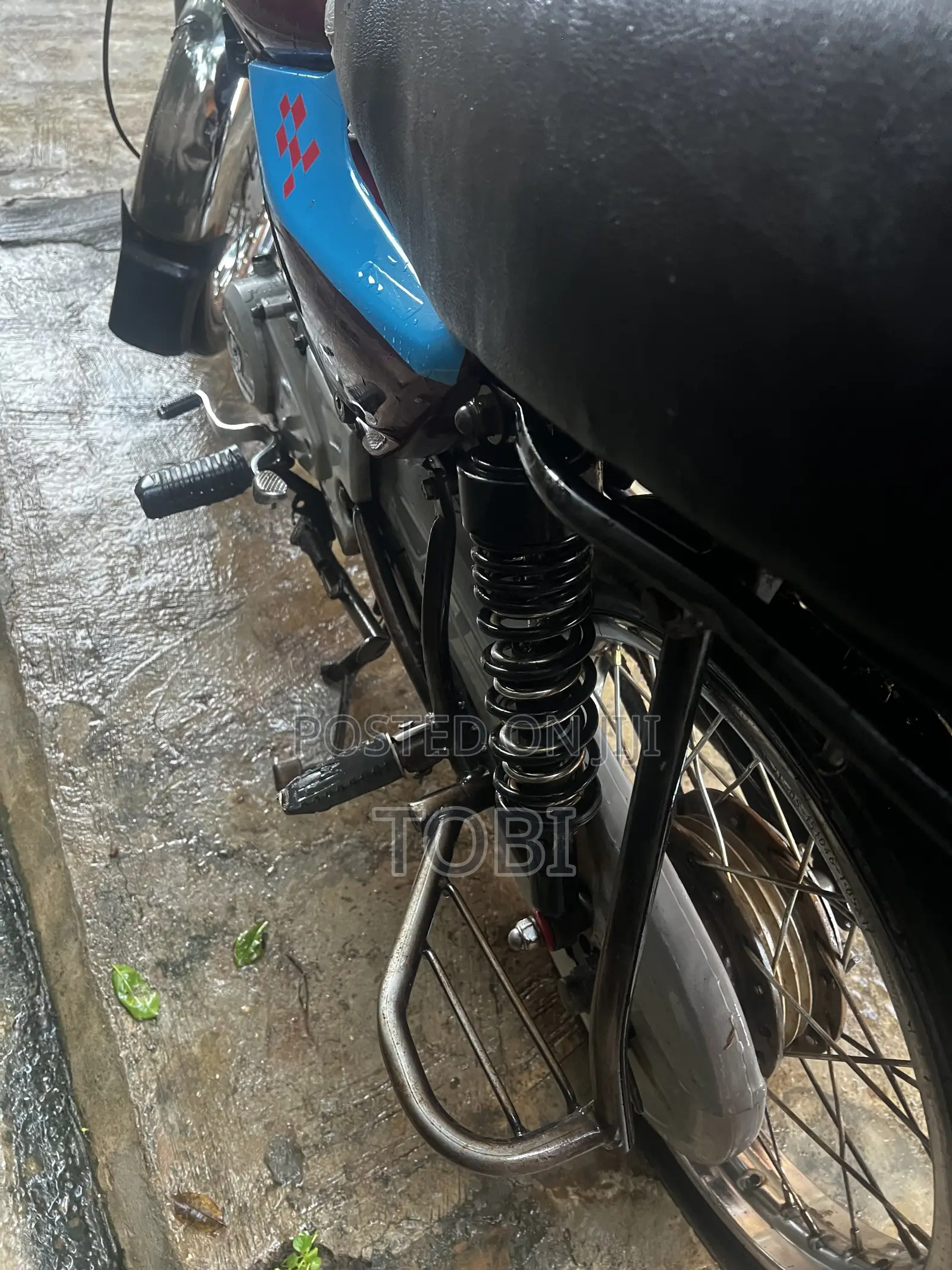 Bajaj Boxer 2012