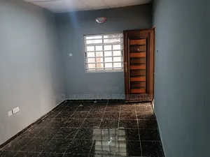 Mini Flat in Adamo for rent