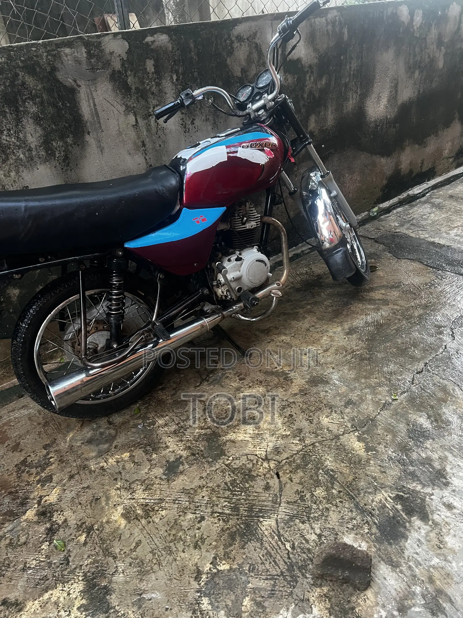 Bajaj Boxer 2012