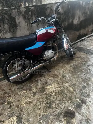 Bajaj Boxer 2012