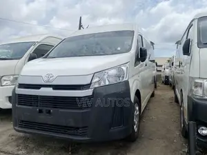 Toyota HiAce 2022 White