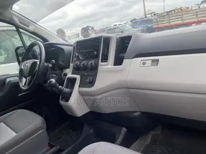 Toyota HiAce 2022 White