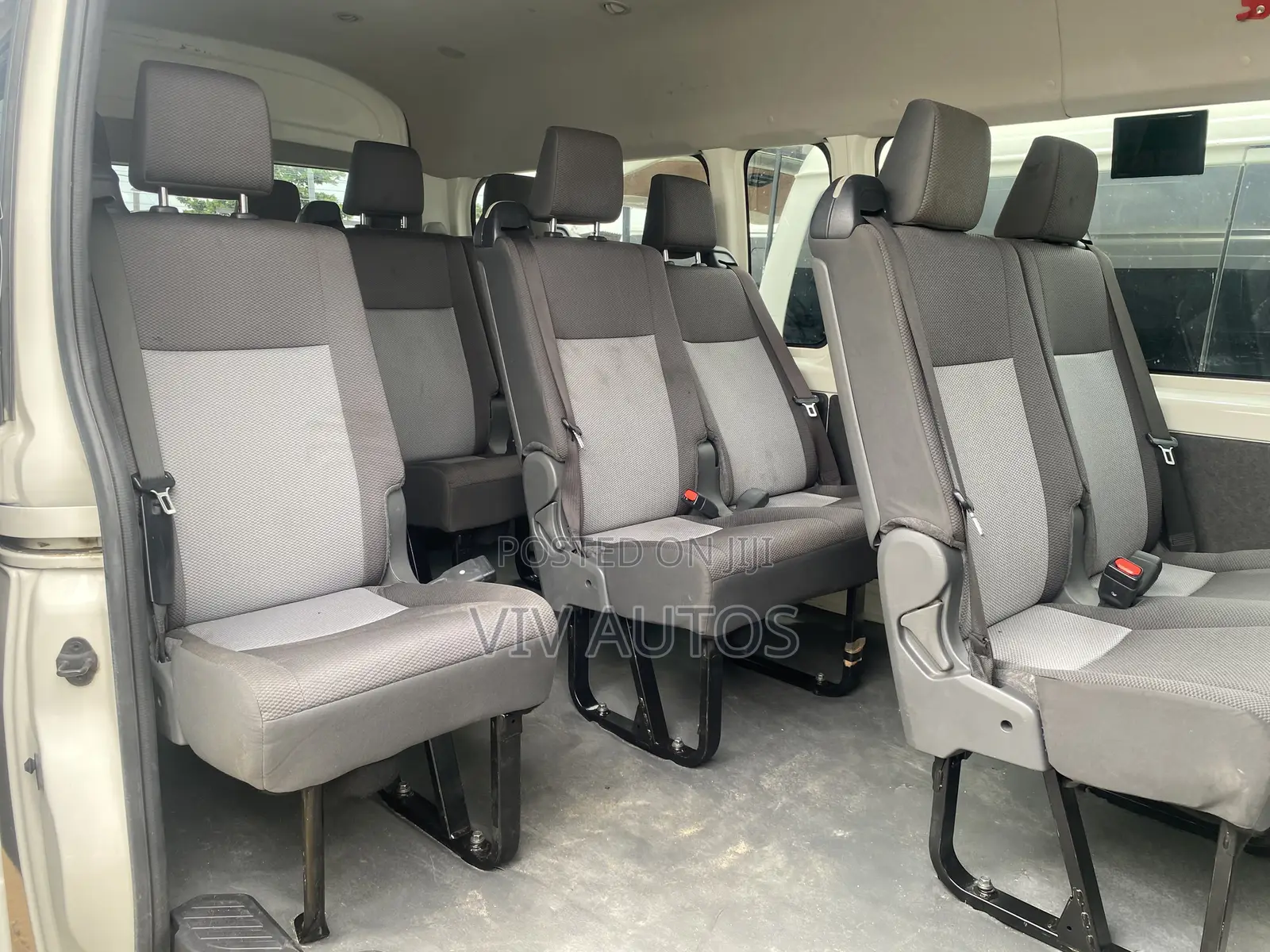 Toyota HiAce 2022 White