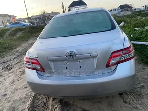 Toyota Camry 2010 Silver
