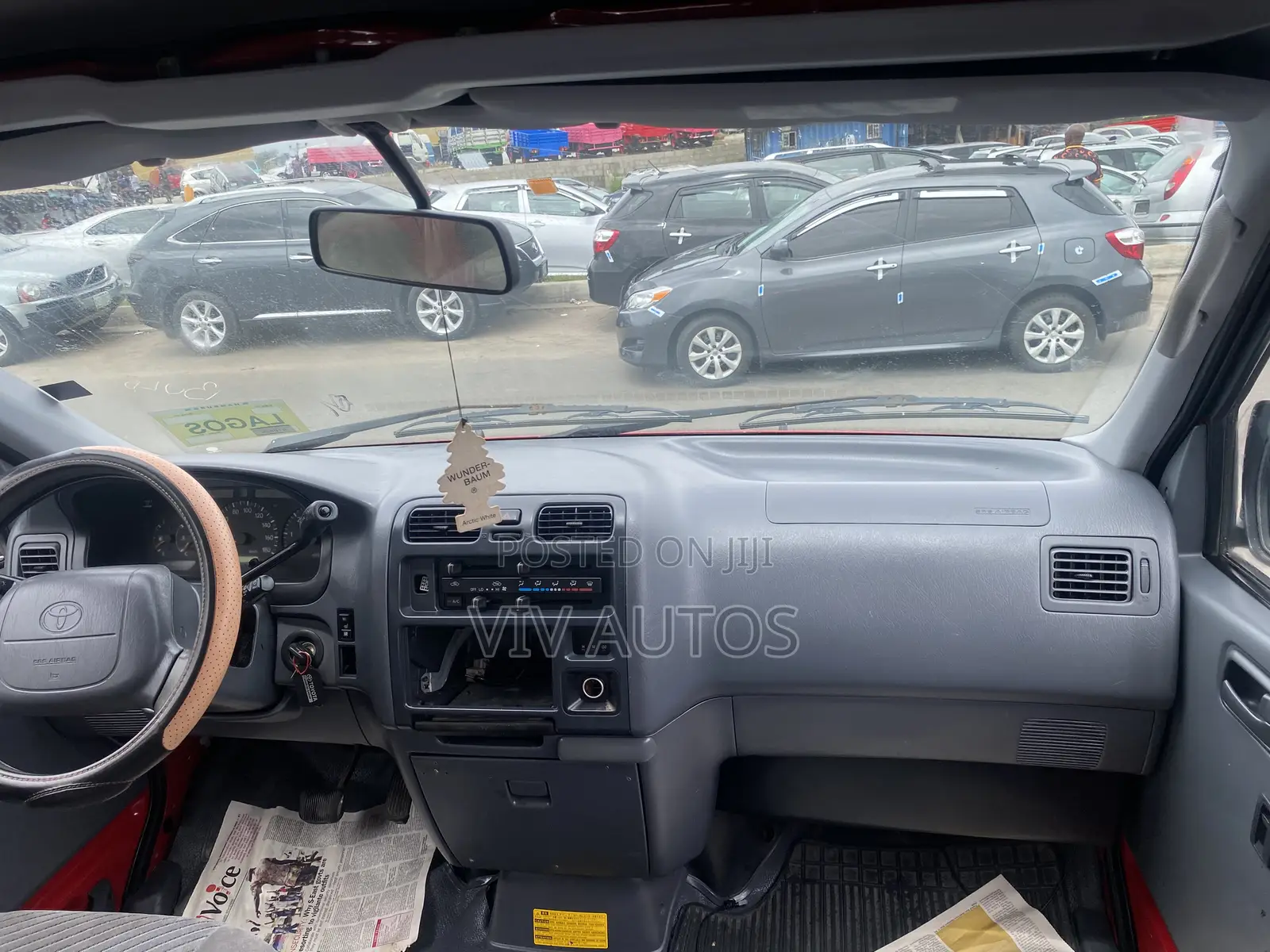 Toyota HiAce 2005 Red