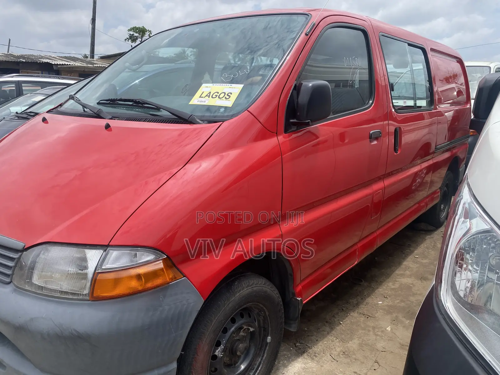 Toyota HiAce 2005 Red