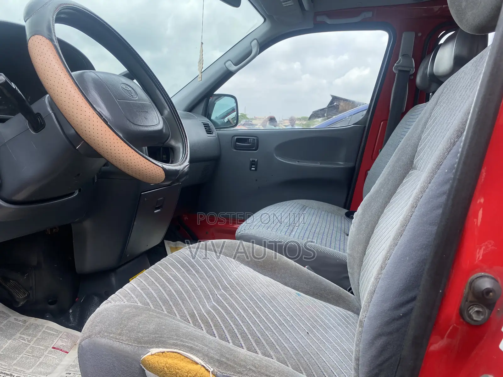 Toyota HiAce 2005 Red