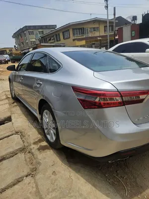 Toyota Avalon XLE Premium 4dr Sedan (3.5L 6cyl 6A) 2014 Silver