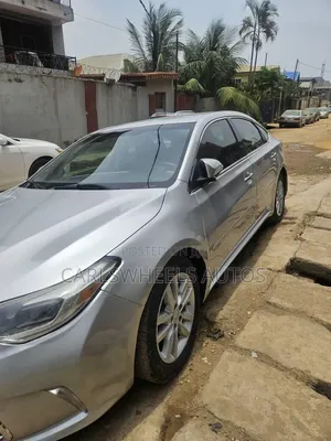 Toyota Avalon XLE Premium 4dr Sedan (3.5L 6cyl 6A) 2014 Silver