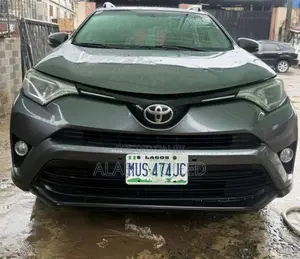 Toyota RAV4 LE 4dr SUV (2.5L 4cyl 6A) 2015 Gray
