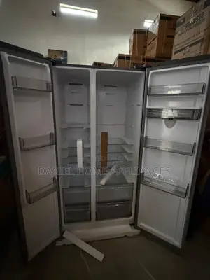 Hisense Side-by-Side Refrigerator With a Built-in Water Dispenser