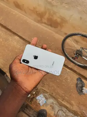 Apple iPhone X 64 GB White