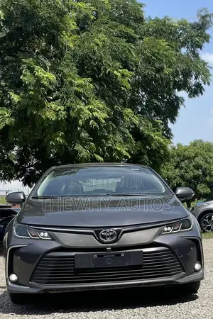 Toyota Corolla XSE 2023 Brown
