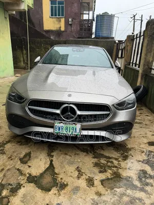 Mercedes-Benz C300 2023 Brown