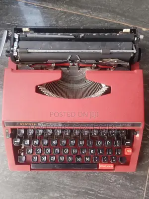Brother Valiant 747 1960/70 Portable Manual Typewriter With Case