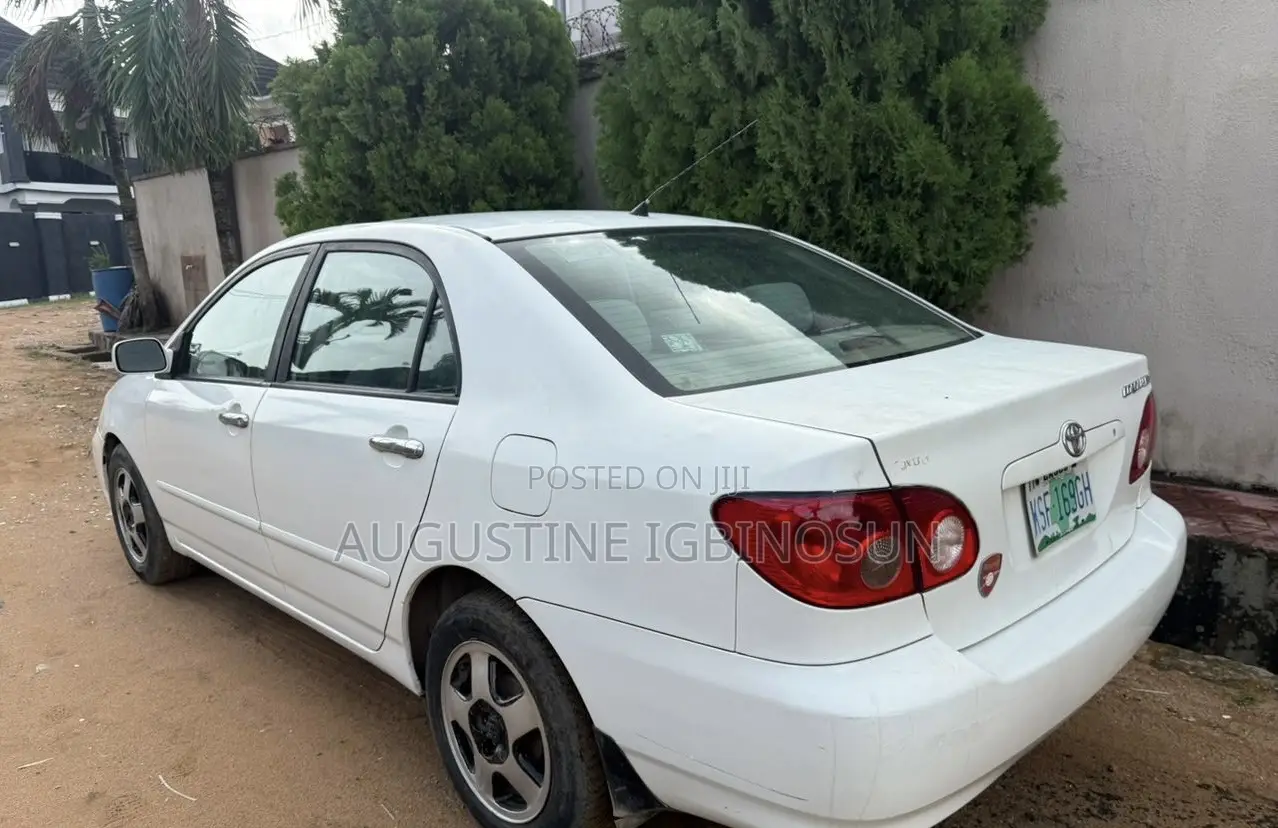 Toyota Corolla 2006 White