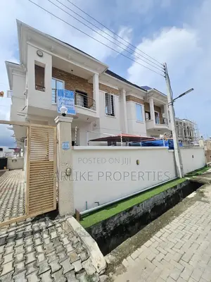 4bdrm Duplex in Ikota for sale