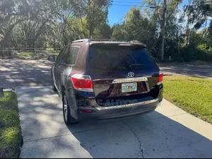 Toyota Highlander Limited 2012 Burgundy