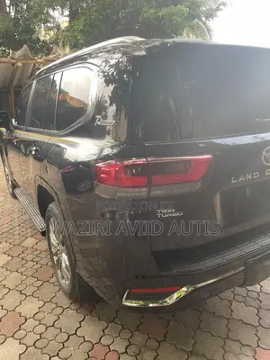 Toyota Land Cruiser 2022 Black