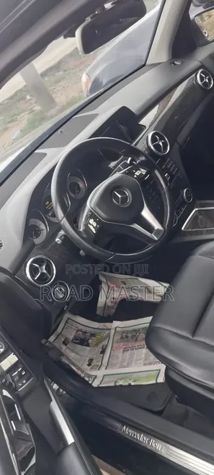 Mercedes-Benz GLK-Class Base GLK 350 4dr AWD 4MATIC (3.5L 6cyl 7A) 2015
