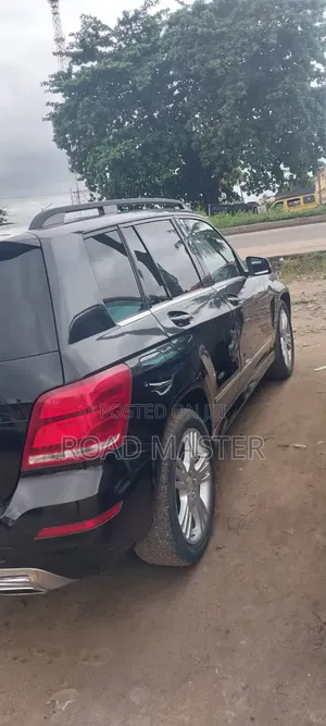 Mercedes-Benz GLK-Class Base GLK 350 4dr AWD 4MATIC (3.5L 6cyl 7A) 2015