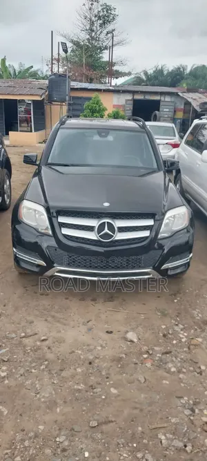 Mercedes-Benz GLK-Class Base GLK 350 4dr AWD 4MATIC (3.5L 6cyl 7A) 2015