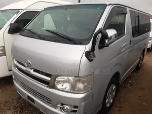 Toyota HiAce 2013 Silver