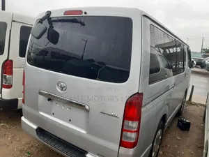 Toyota HiAce 2013 Silver
