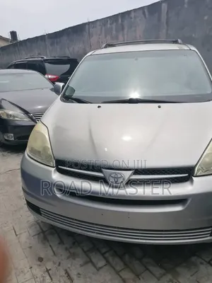 Toyota Sienna 2005 Silver