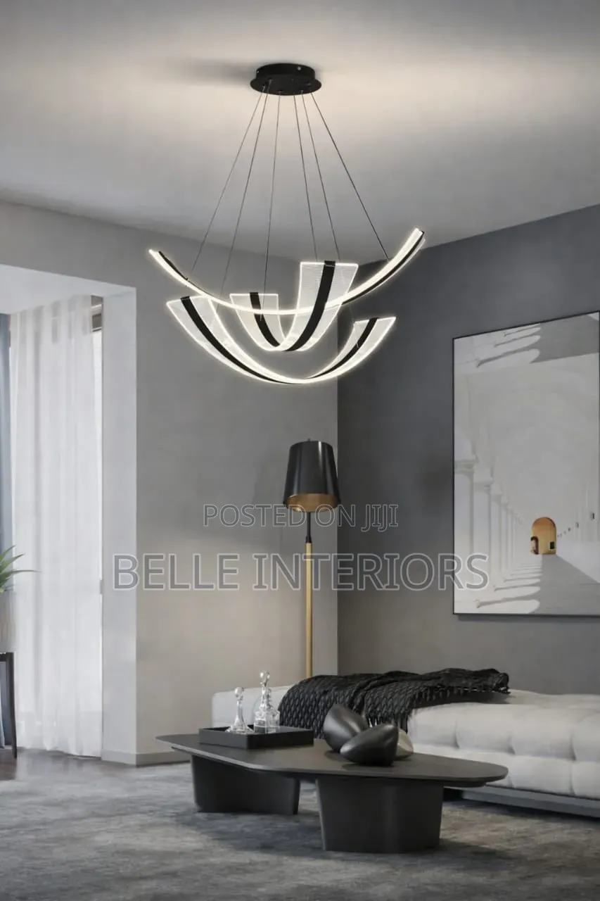 Large Living Room. Chandelier